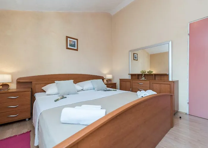 Petrovi Dvori Zadarvillas * Бенковац