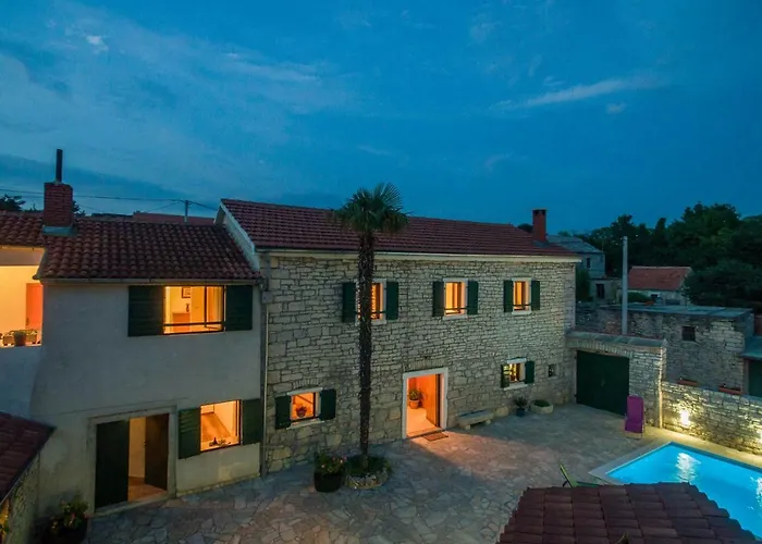 Petrovi Dvori Zadarvillas Вилла