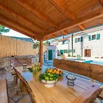 Petrovi Dvori Zadarvillas ヴィラ ベンコヴァツ