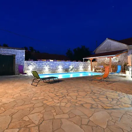 Petrovi Dvori Zadarvillas *