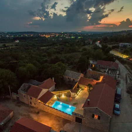 Petrovi Dvori Zadarvillas *