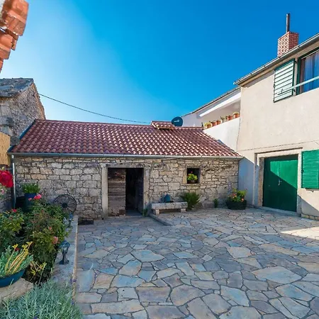 Petrovi Dvori Zadarvillas Benkovac