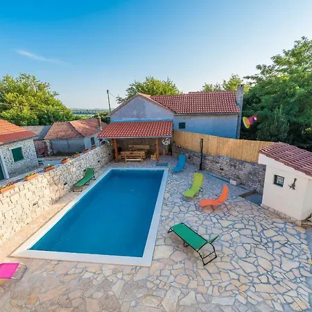 Petrovi Dvori Zadarvillas *