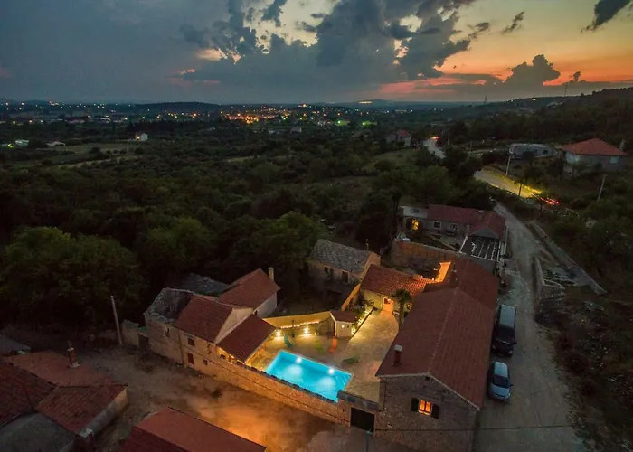 Petrovi Dvori Zadarvillas *