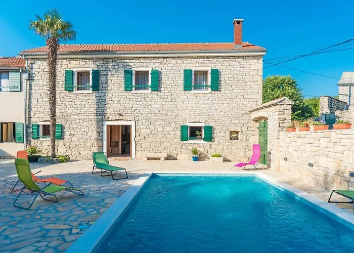 Petrovi Dvori Zadarvillas Vila *